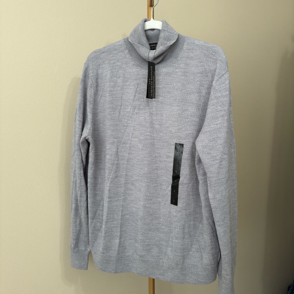 Banana Republic Factory 100% Merino Wool Turtleneck sweater, L